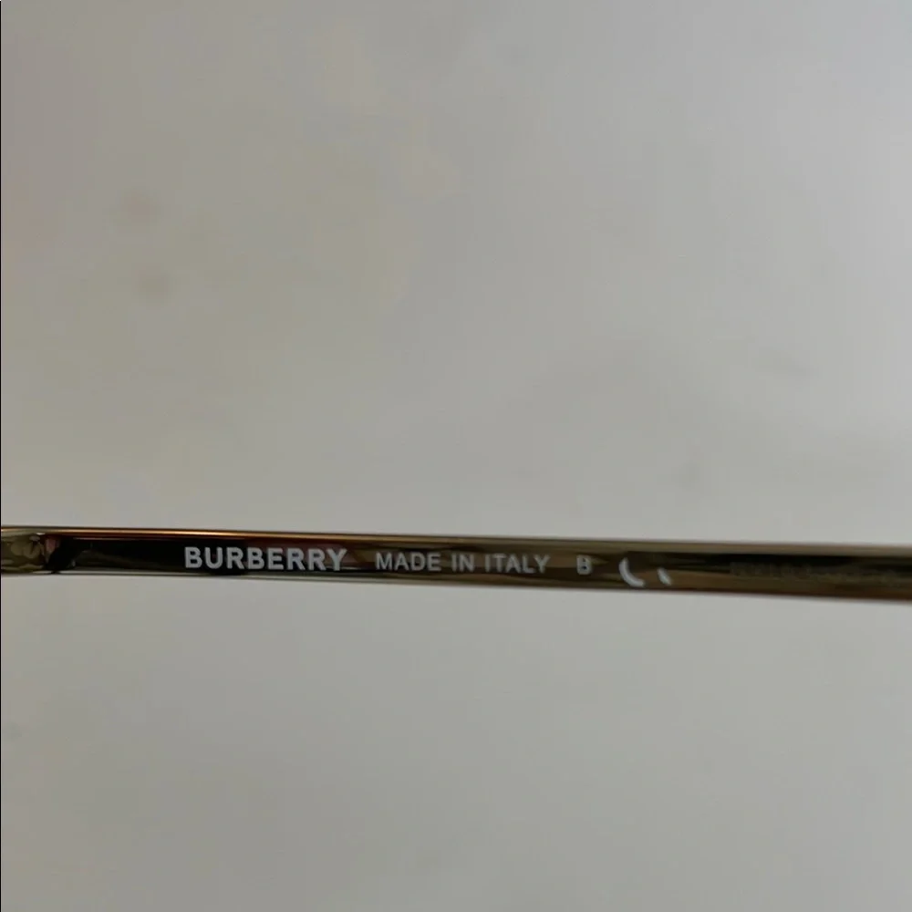Burberry these black
